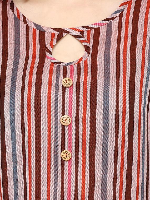striped straight kurta - 17549699 - Zoom Image - 4