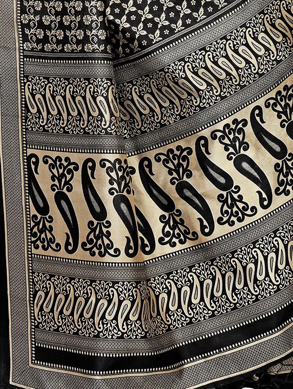 paisley self design saree with blouse - 17550924 - Zoom Image - 3