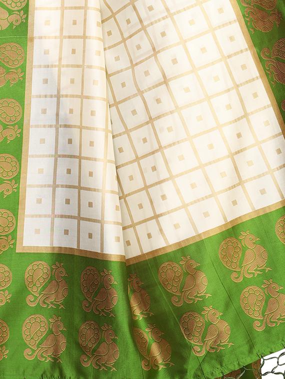 checkered printed saree with blouse - 17550928 - Zoom Image - 3
