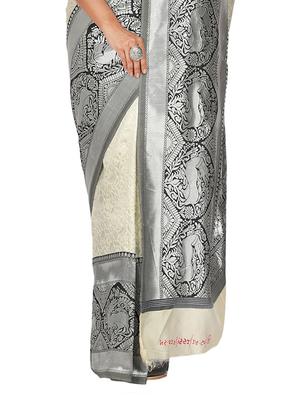 solid banarasi saree with blouse - 17553882 - Standard Image - 3
