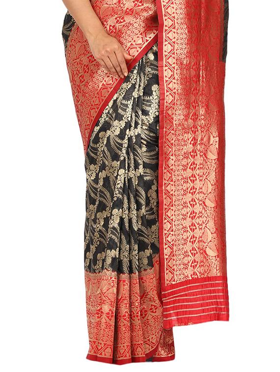 floral banarasi saree with blouse - 17553884 - Zoom Image - 3