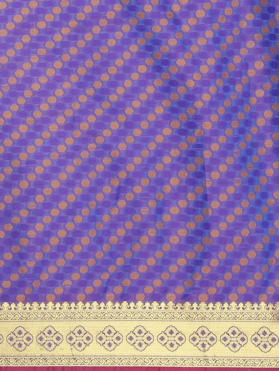 coral banarasi saree with blouse - 17553903 - Zoom Image - 5