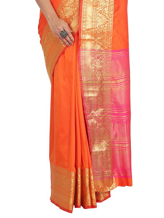 jacquard banarasi saree with blouse - 17553944 - Zoom Image - 3