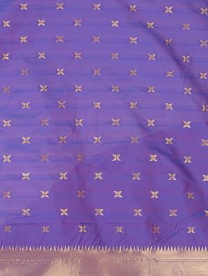 jacquard banarasi saree with blouse - 17553946 - Standard Image - 5