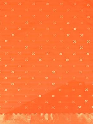 jacquard banarasi saree with blouse - 17553951 - Standard Image - 5