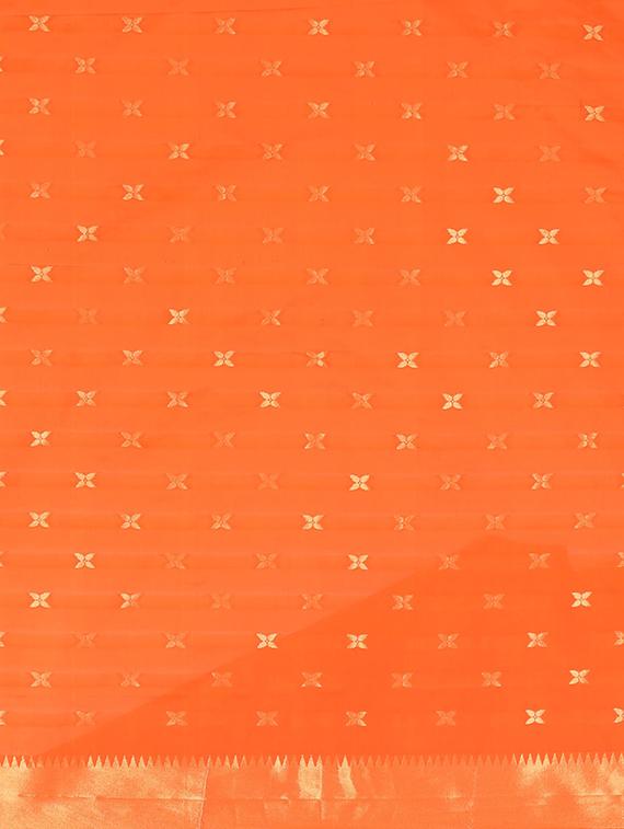 jacquard banarasi saree with blouse - 17553951 - Zoom Image - 5