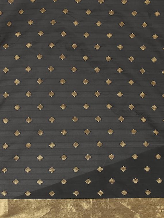 jacquard banarasi saree with blouse - 17553954 - Zoom Image - 5