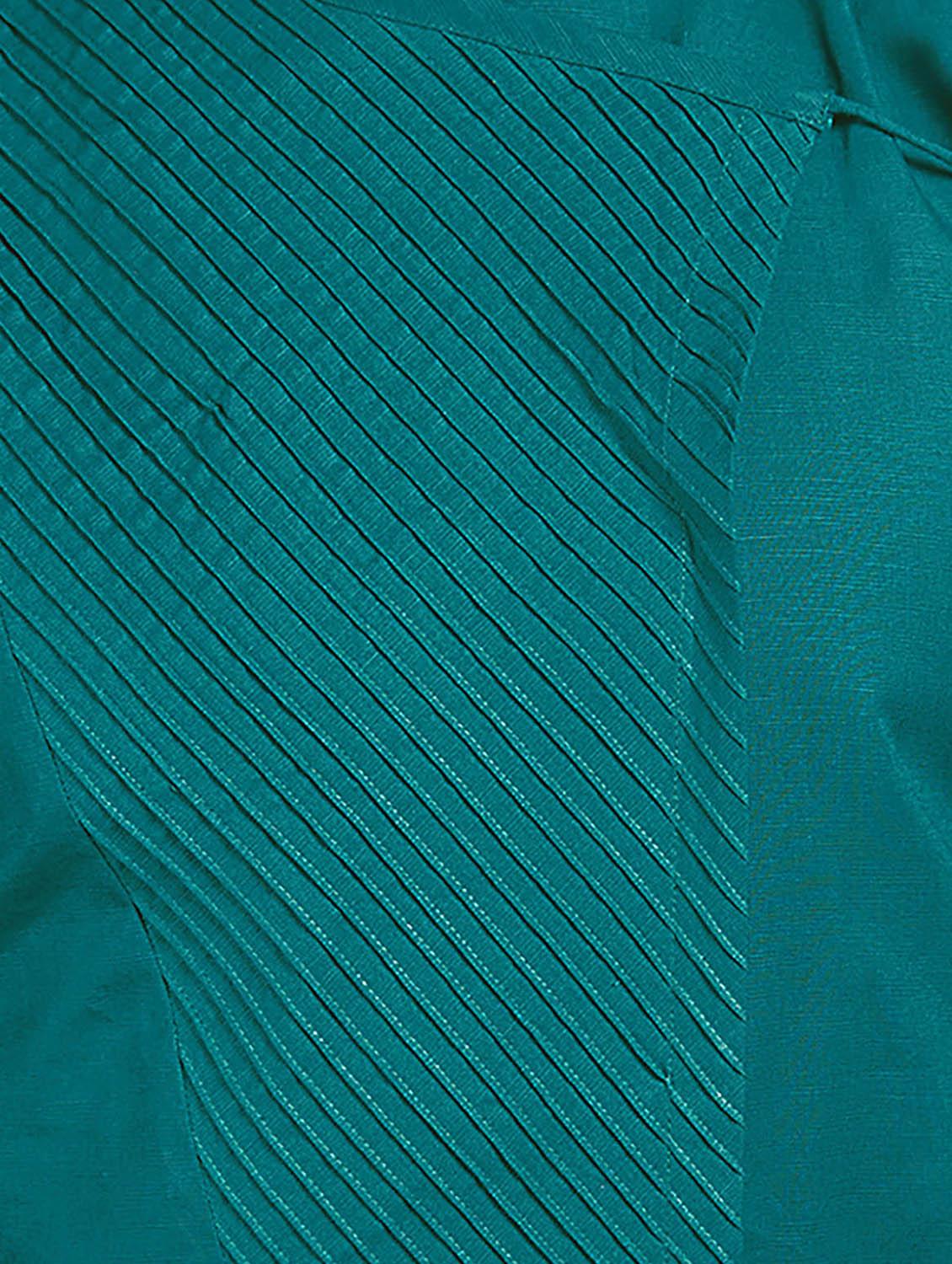 green solid pintucked kurta pyjama set - 17557178 - Zoom Image - 4