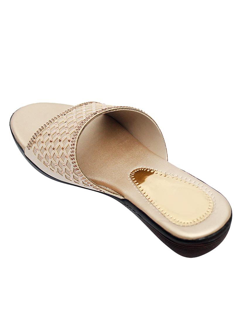 white pvc flip flops - 17557449 - Zoom Image - 4