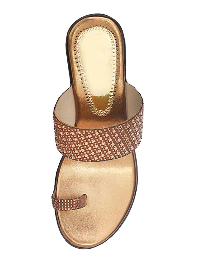 gold pvc flip flops - 17557452 - Zoom Image - 5