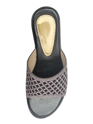 black pvc flip flops - 17557456 - Standard Image - 5