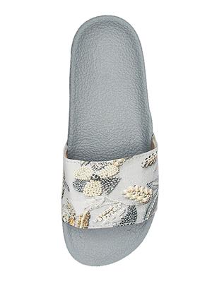 white pvc flip flops - 17557460 - Standard Image - 5