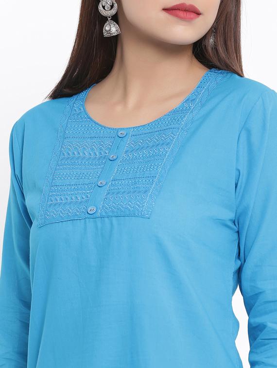 solid straight kurta - 17557515 - Zoom Image - 4