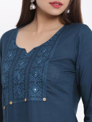 embroidered straight kurta - 17557525 - Standard Image - 4