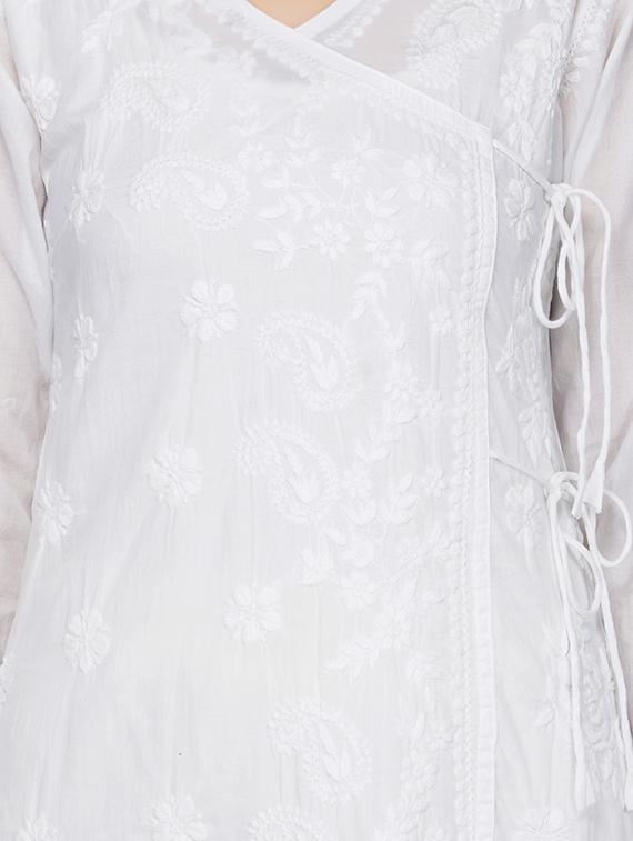 chikankari straight kurta - 17557615 - Zoom Image - 4