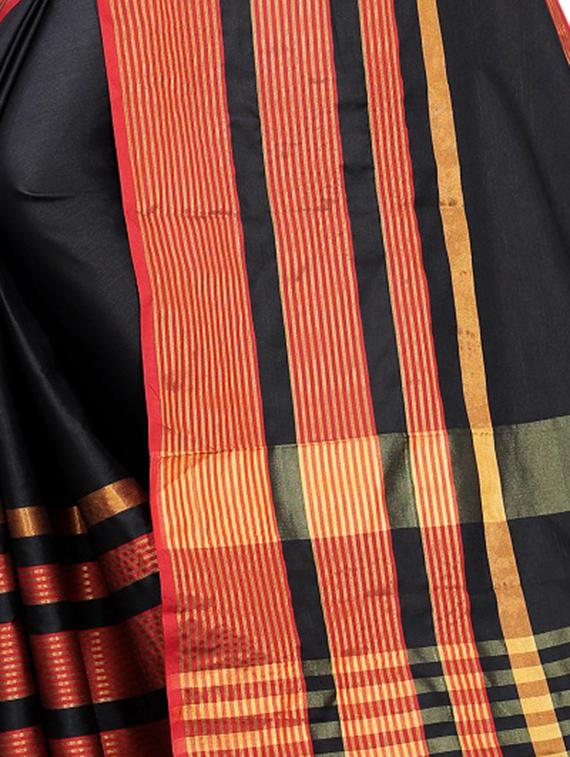 solid plain saree with blouse - 17558552 - Zoom Image - 4