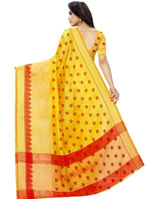 butti bordered saree with blouse - 17558568 - Standard Image - 2