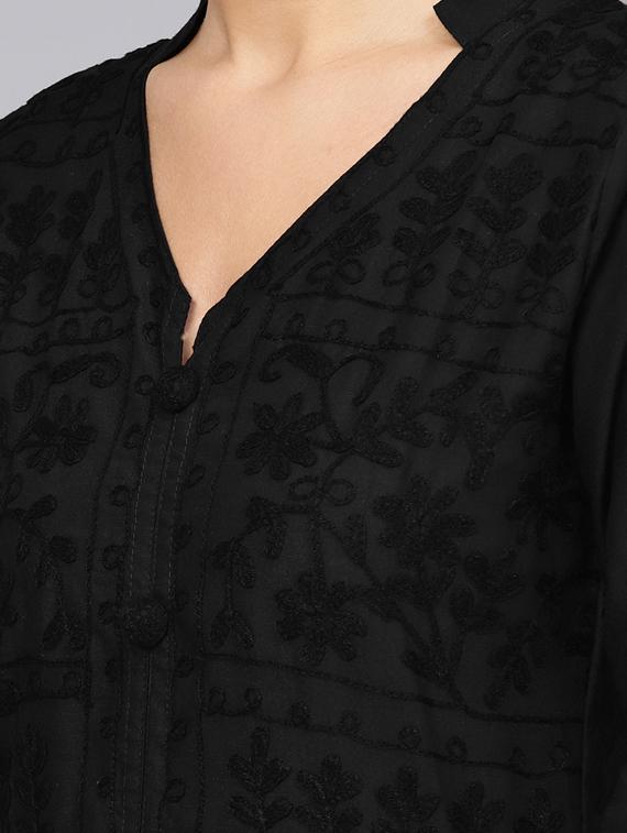 chikankari straight kurta - 17559073 - Zoom Image - 4