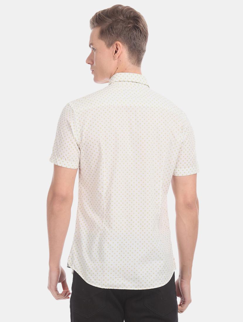 off white printed casual shirt - 17560885 - Zoom Image - 3