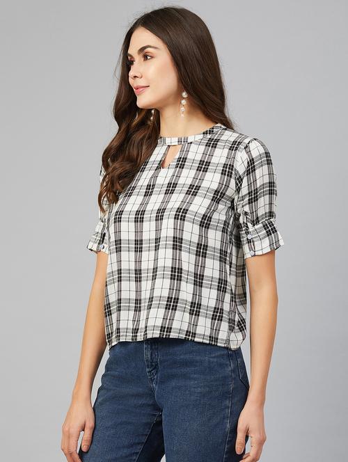 key hole neck checkered top - 17562564 - Standard Image - 1
