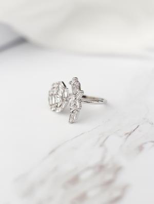 silver metal finger ring - 17565187 - Standard Image - 3