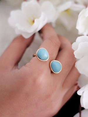 blue metal finger ring - 17565205 - Standard Image - 2