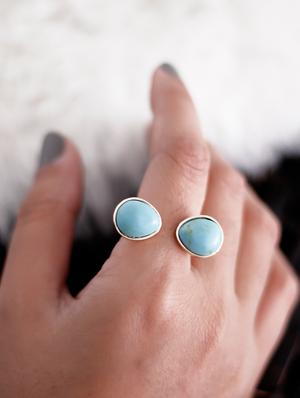 blue metal finger ring - 17565205 - Standard Image - 3