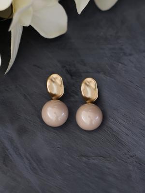 beige metal drop earring - 17565228 - Standard Image - 2