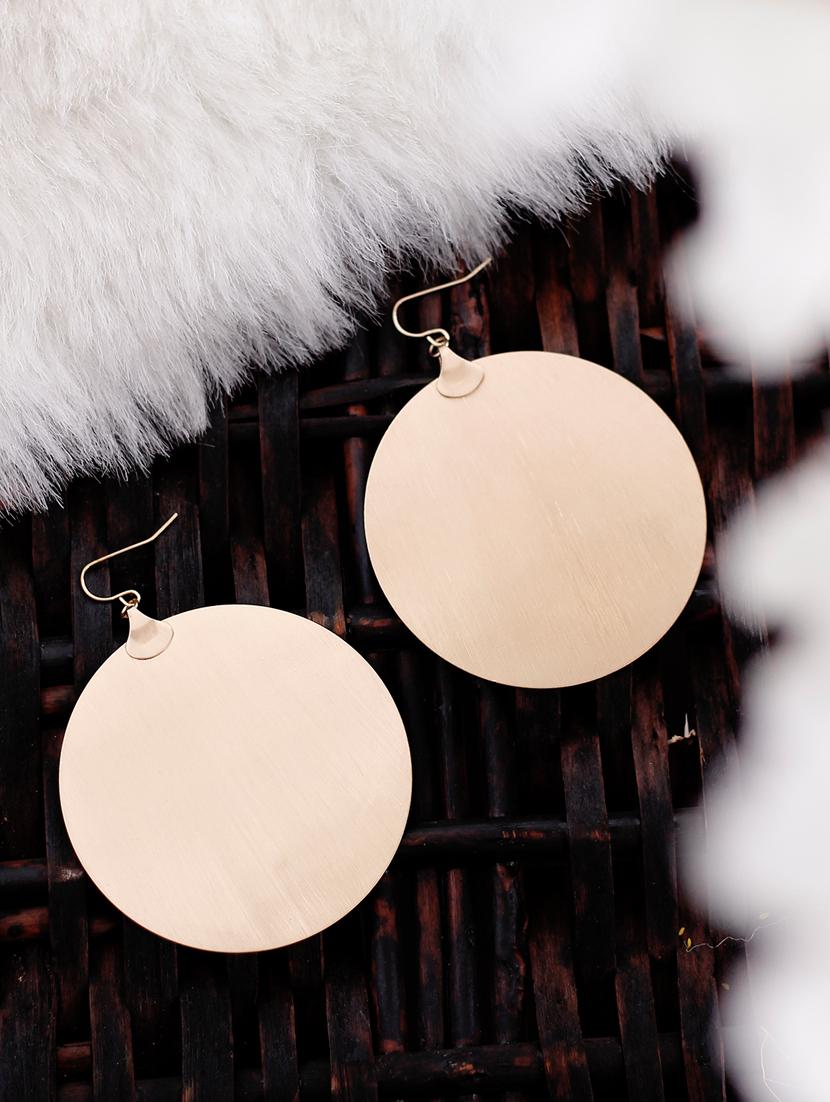 gold metal drop earring - 17565251 - Zoom Image - 1