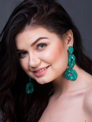 green metal drop earring - 17565252 - Standard Image - 4