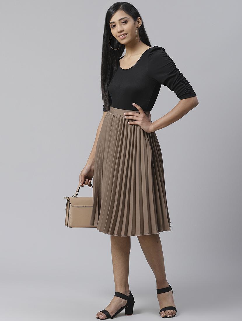 high rise accordion pleated skirt - 17567007 - Zoom Image - 4