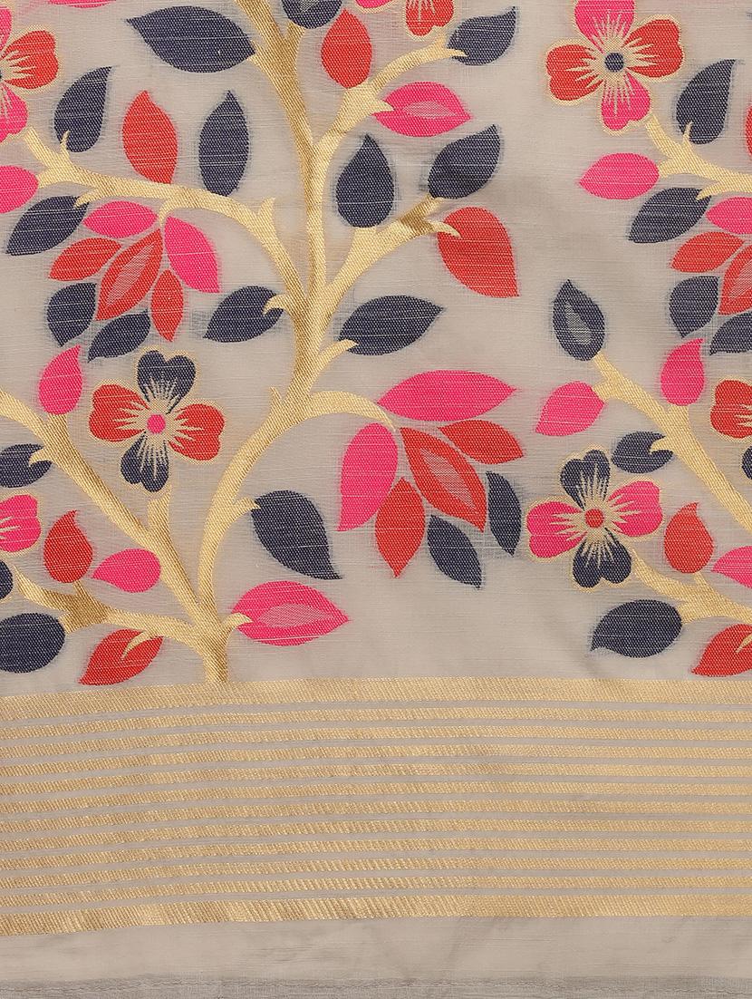 floral print saree with blouse - 17567910 - Zoom Image - 4