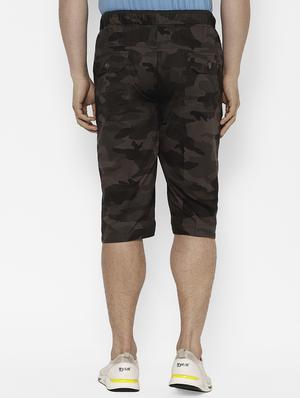 brown camouflage three - fourths - 17570690 - Standard Image - 3