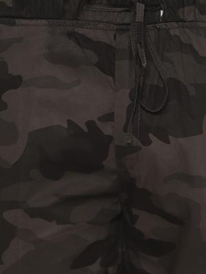 brown camouflage three - fourths - 17570690 - Standard Image - 5