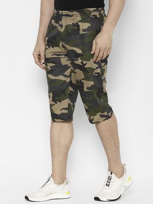 green camouflage three - fourth - 17570695 - Standard Image - 2