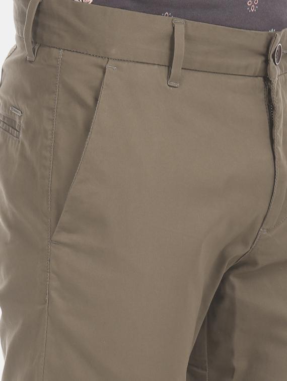 olive green solid flat front casual trouser - 17571079 - Zoom Image - 5