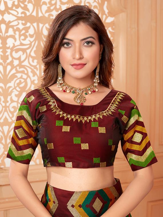 bottle green bordered saree with blouse - 17572977 - Zoom Image - 3