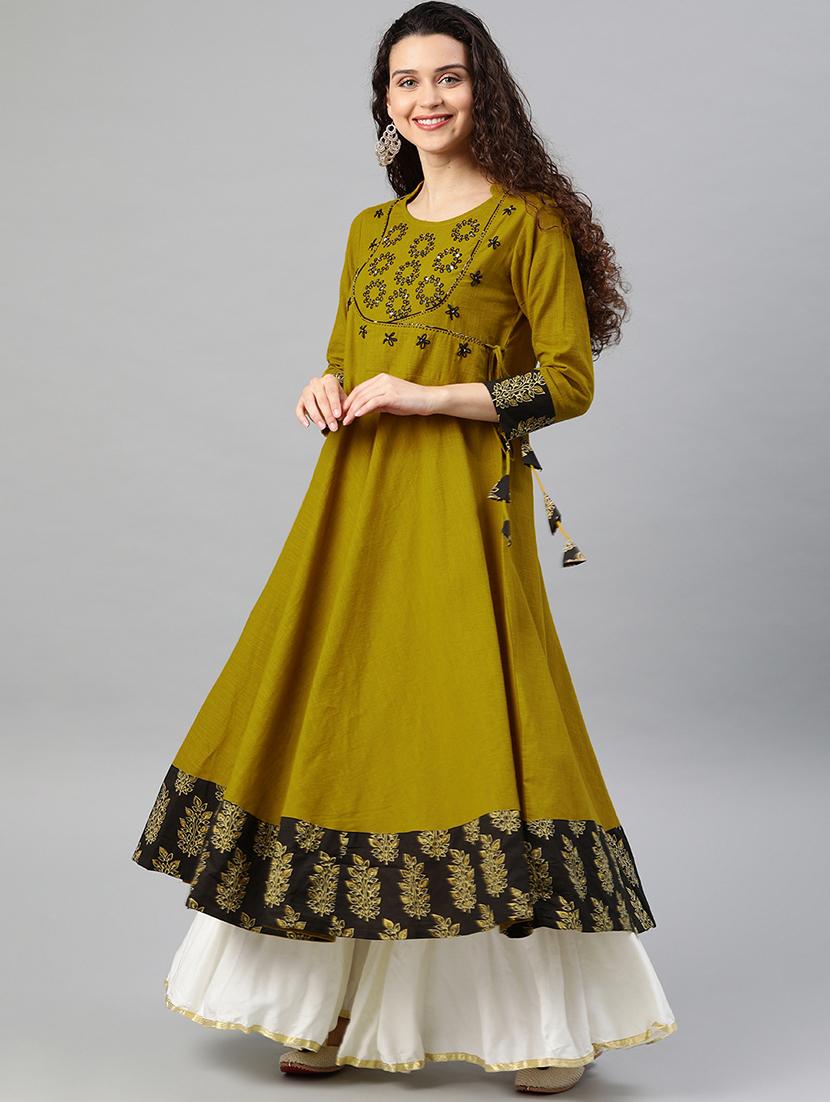 embroidered flared kurta - 17574180 - Zoom Image - 3