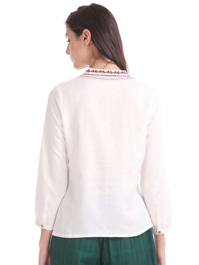 tie up neck embroidered detail top - 17581550 - Zoom Image - 3