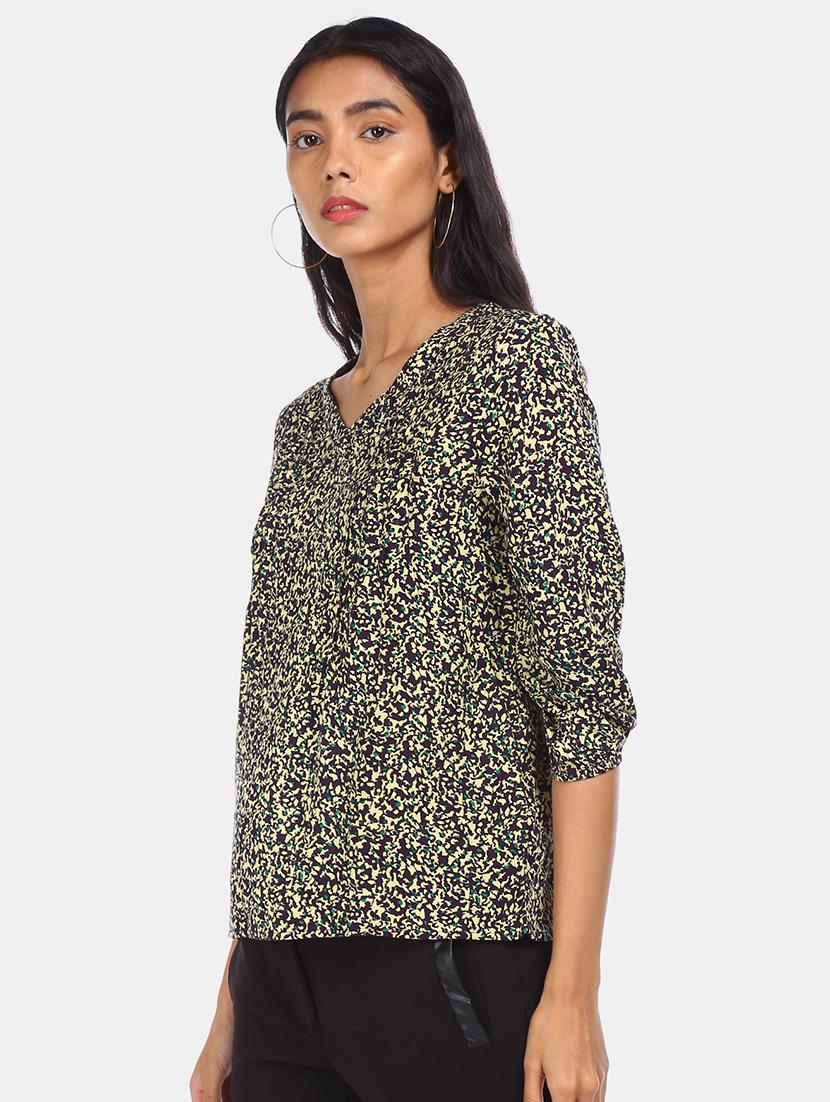 v neck printed top - 17581681 - Zoom Image - 2