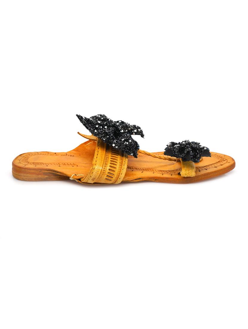 black leather slip on kolhapuris - 17582708 - Zoom Image - 2