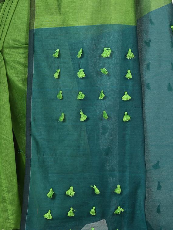 solid tant saree with blouse - 17582864 - Zoom Image - 3
