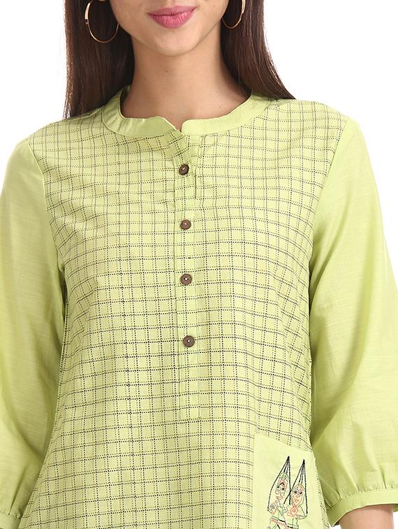 checkered straight kurta - 17584633 - Zoom Image - 4