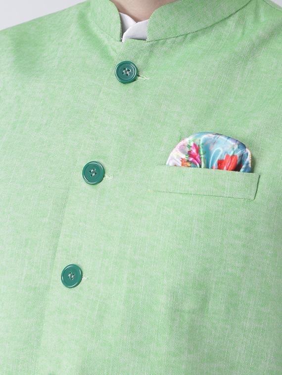white kurta pyjama set with green solid nehru jacket - 17585694 - Zoom Image - 4