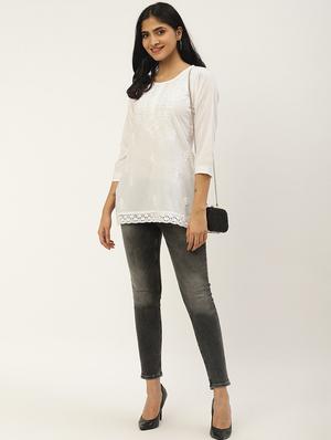 ada hand-embroidered white chikankari kurti with muquish work - 17586617 - Standard Image - 4