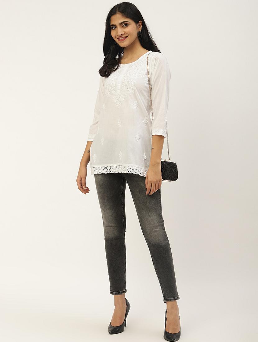 ada hand-embroidered white chikankari kurti with muquish work - 17586617 - Zoom Image - 4