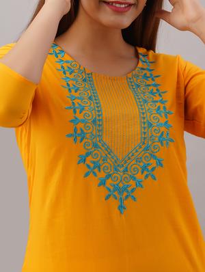 mustard solid straight kurta - 17591597 - Standard Image - 4