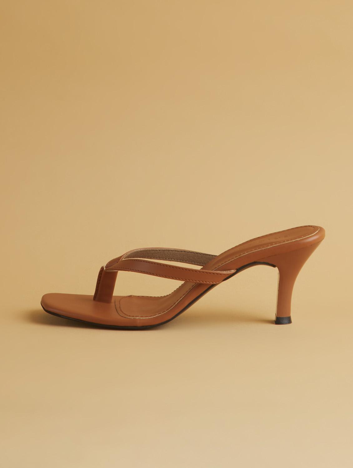 tan t-strap sandals - 17592719 - Zoom Image - 3