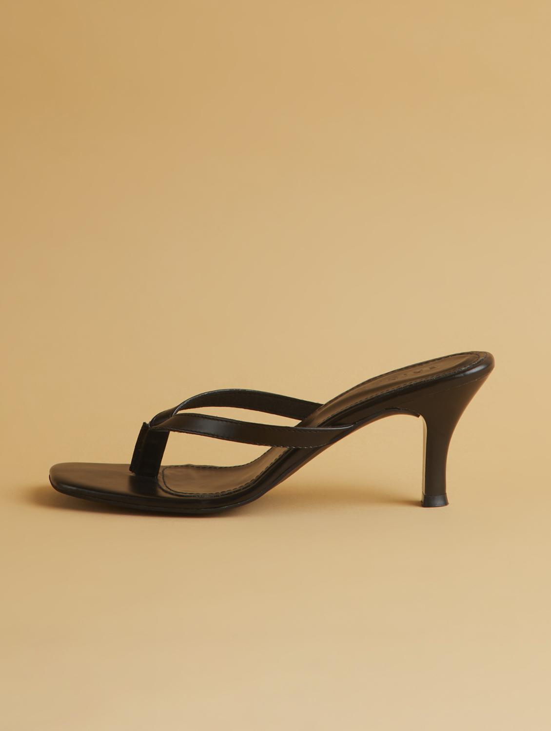 black t-strap sandals - 17592721 - Zoom Image - 3