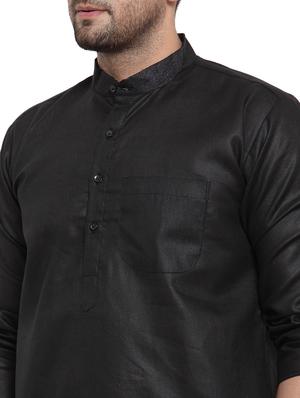 black solid long kurta - 17594333 - Standard Image - 4